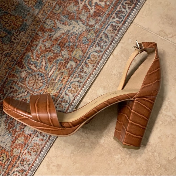 Chinese Laundry - Crocodile embossed heeled sandal - Picture 1 of 5